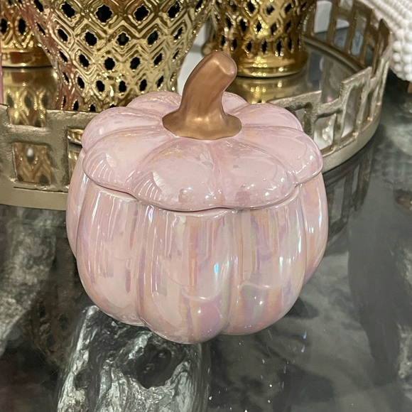 New pink and gold pumpkin Candle 17.6 Oz - Picture 1 of 7